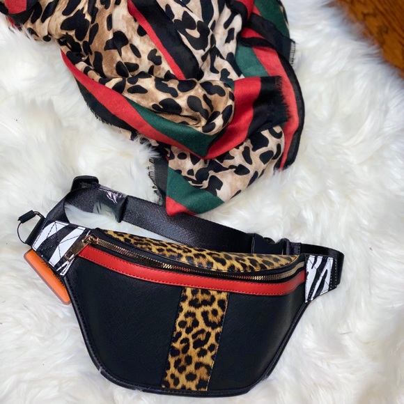Stylish Fanny Pack - Picture 3 of 3